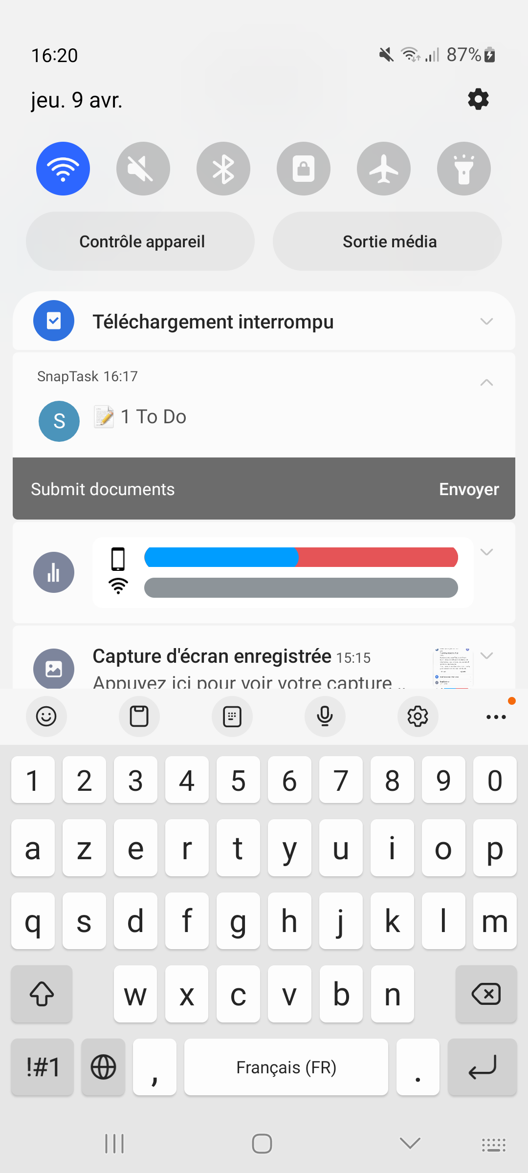 SnapTask notification bar with inline note input